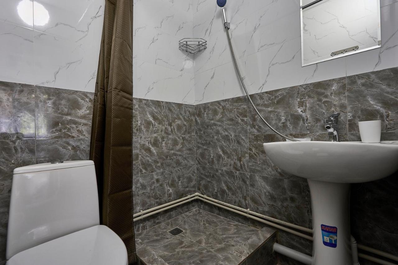 Апарт 33 Aparthotel Алма Ата Екстериор снимка