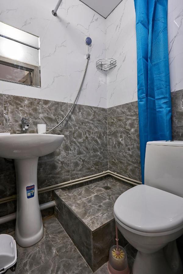 Апарт 33 Aparthotel Алма Ата Екстериор снимка